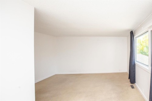 28 Midpark Gardens Se, Calgary, AB 