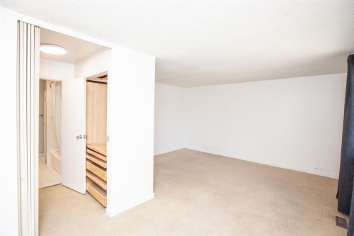 28 Midpark Gardens Se, Calgary, AB 