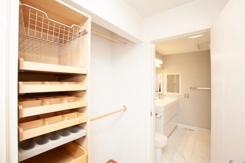 28 Midpark Gardens Se, Calgary, AB 