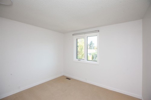 28 Midpark Gardens Se, Calgary, AB 