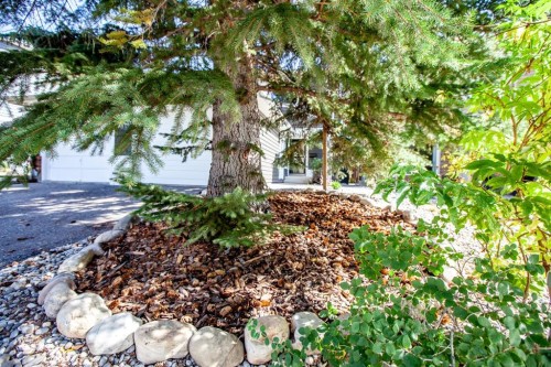 28 Midpark Gardens Se, Calgary, AB 