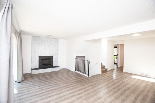 28 Midpark Gardens Se, Calgary, AB 