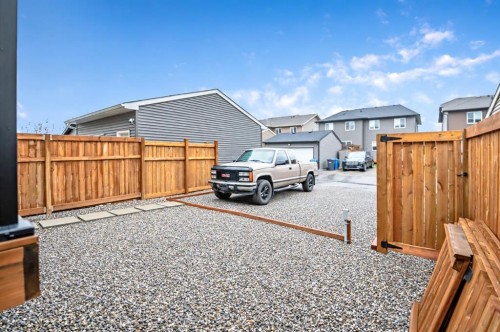 68 Wolf Gate, Okotoks, AB 