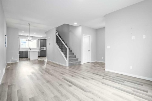 68 Wolf Gate, Okotoks, AB 