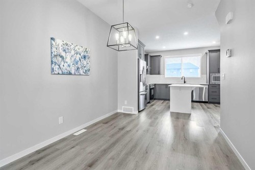 68 Wolf Gate, Okotoks, AB 