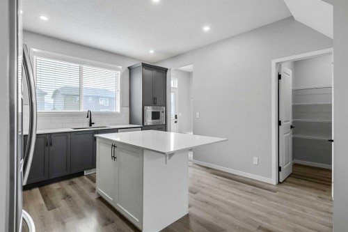 68 Wolf Gate, Okotoks, AB 