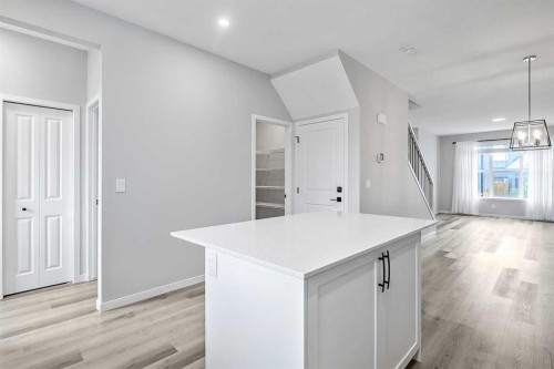 68 Wolf Gate, Okotoks, AB 