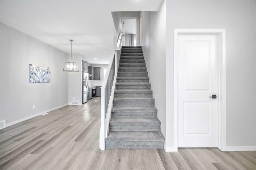 68 Wolf Gate, Okotoks, AB 
