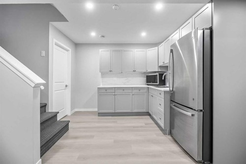68 Wolf Gate, Okotoks, AB 