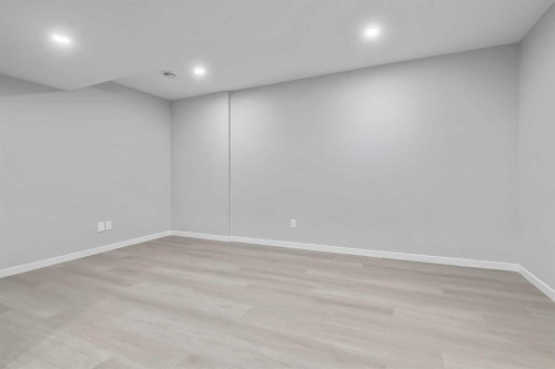 68 Wolf Gate, Okotoks, AB 