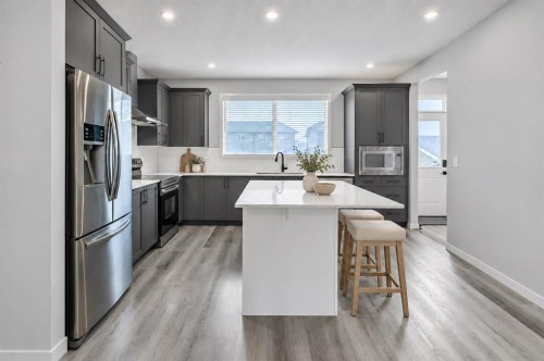 68 Wolf Gate, Okotoks, AB 