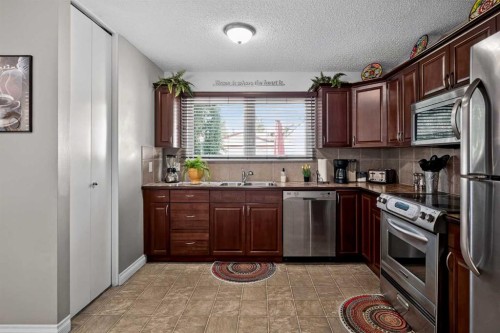 131 Cedarpark Drive Sw, Calgary, AB 