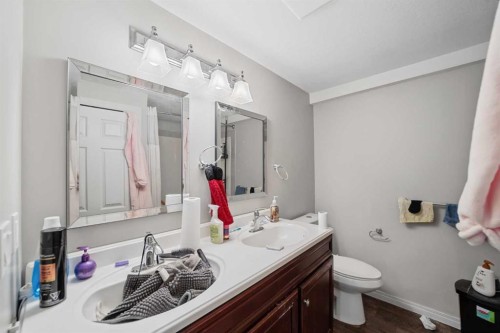 5313 50 Street, Olds, AB 