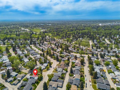 10704 Maplecrest Road Se, Calgary, AB 