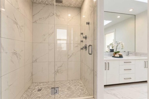 225 33 Avenue Ne, Calgary, AB 