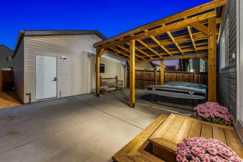 207 Copperpond Road Se, Calgary, AB 