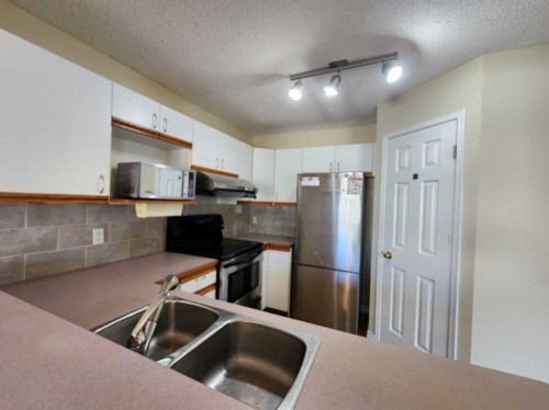 717 Harvest Hills Drive Ne, Calgary, AB 