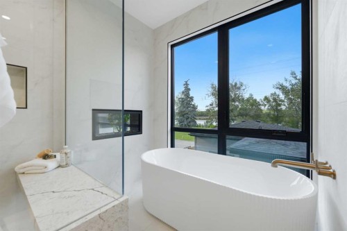 1216 8 Avenue Se, Calgary, AB 