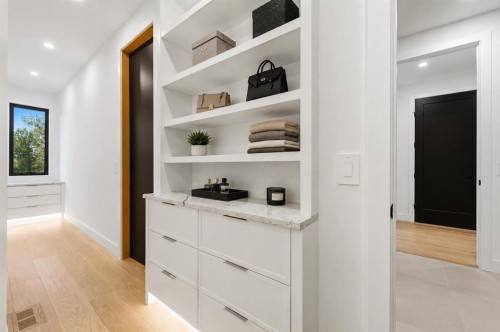 1216 8 Avenue Se, Calgary, AB 