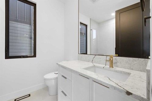 1216 8 Avenue Se, Calgary, AB 