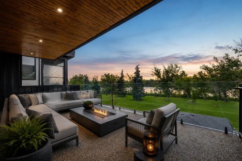 1216 8 Avenue Se, Calgary, AB 