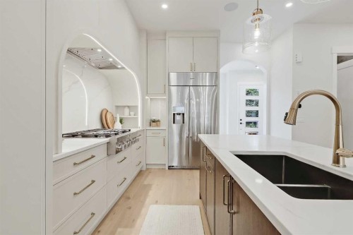 1007 18 Avenue Nw, Calgary, AB 
