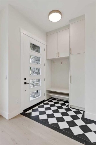 1007 18 Avenue Nw, Calgary, AB 