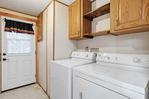 2000-21St Ave, Bowden, AB 