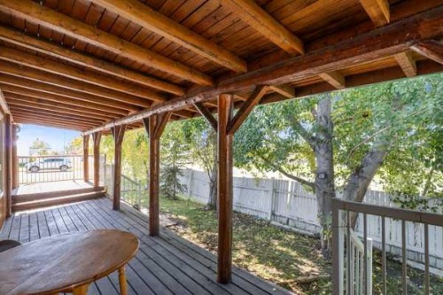 2000-21St Ave, Bowden, AB 