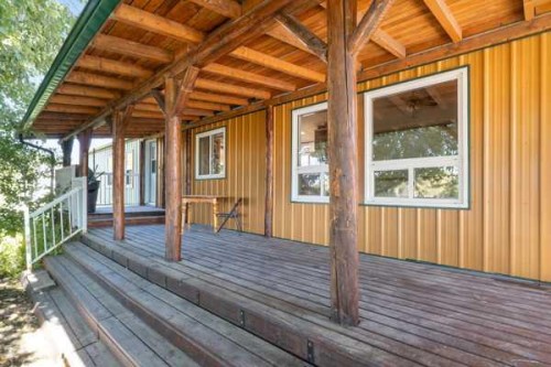 2000-21St Ave, Bowden, AB 