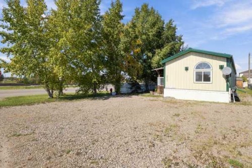 2000-21St Ave, Bowden, AB 