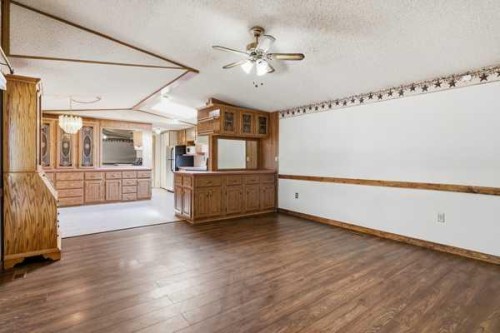 2000-21St Ave, Bowden, AB 