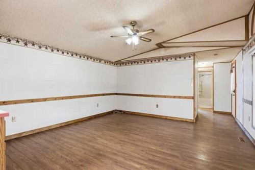 2000-21St Ave, Bowden, AB 