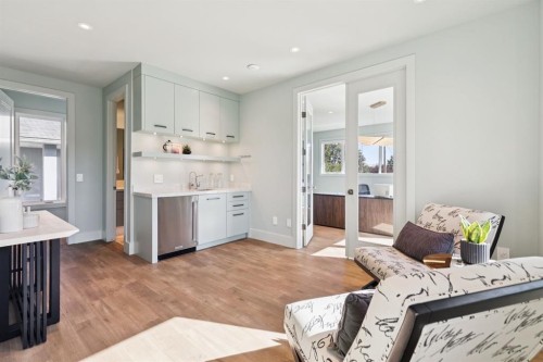 1911 52 Street Nw, Calgary, AB 