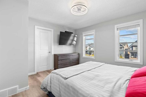 161 Highview Gate Se, Airdrie, AB 