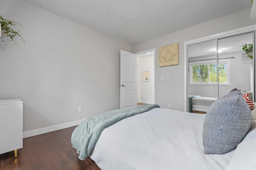 135 Cantree Place Sw, Calgary, AB 