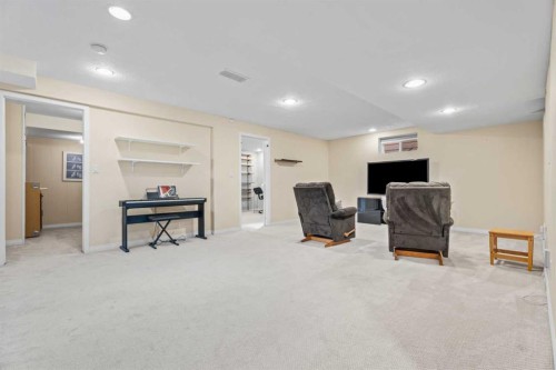 135 Cantree Place Sw, Calgary, AB 
