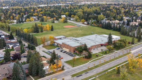 135 Cantree Place Sw, Calgary, AB 