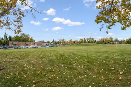 135 Cantree Place Sw, Calgary, AB 