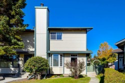 22 Deermeade Bay SE Calgary, AB T2J 5Z6