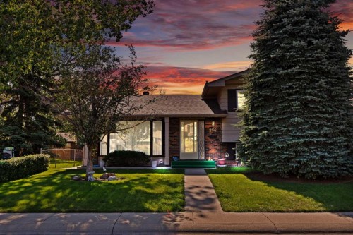 256 Parkwood Close Se, Calgary, AB 