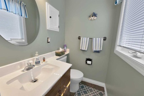 256 Parkwood Close Se, Calgary, AB 