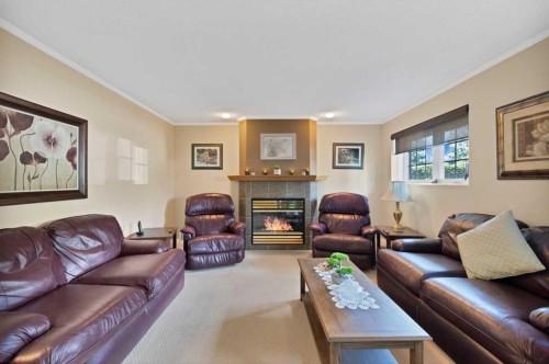 256 Parkwood Close Se, Calgary, AB 