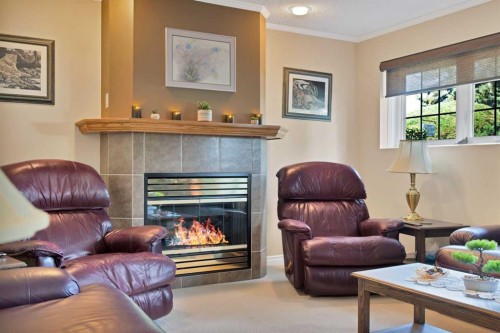 256 Parkwood Close Se, Calgary, AB 