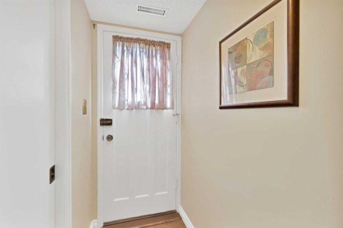 256 Parkwood Close Se, Calgary, AB 