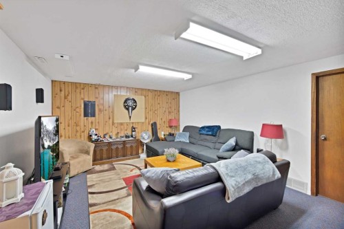 256 Parkwood Close Se, Calgary, AB 