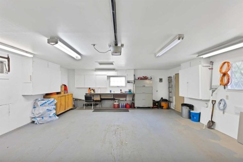 256 Parkwood Close Se, Calgary, AB 
