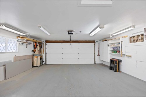 256 Parkwood Close Se, Calgary, AB 