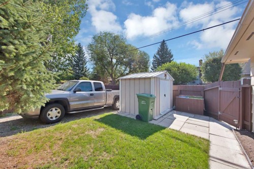 256 Parkwood Close Se, Calgary, AB 
