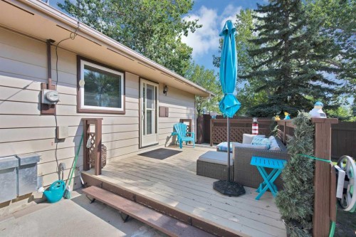 256 Parkwood Close Se, Calgary, AB 